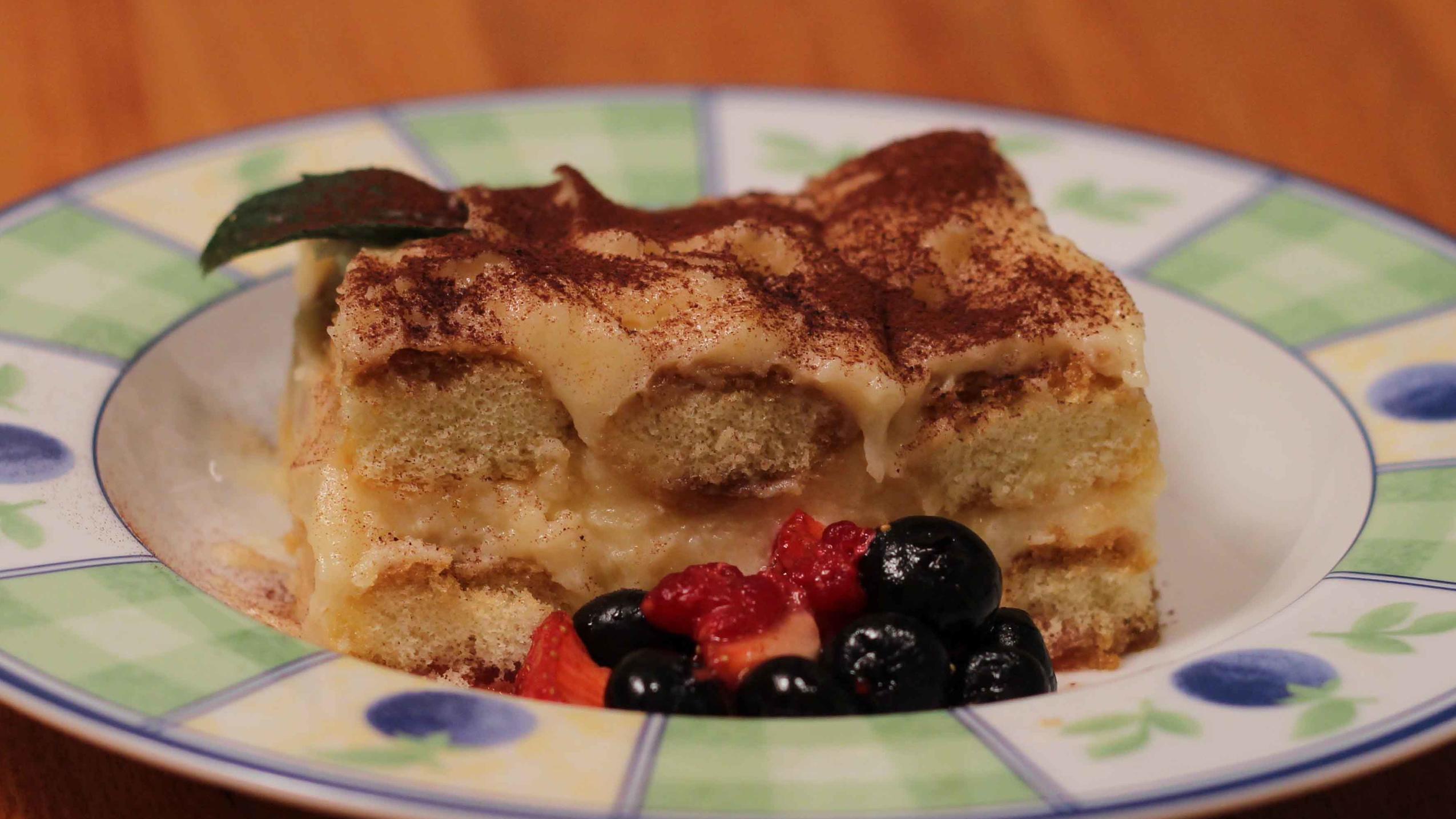 Tiramisu mit Beeren-Ragout