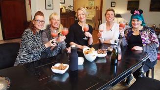 Wer shoppt das beste Valentinsoutfit?