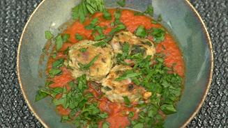 Thunfischbällchen mit Tomatensugo