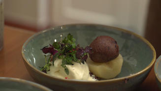 Muscovadoeis mit Birne & Schokolade