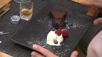 Tarte au Chocolat mit Jägermeister-Eis