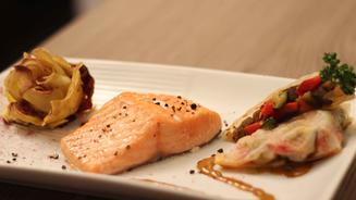 Lachs im Heubett mit Kartoffelrose