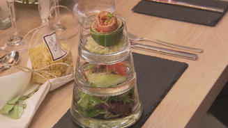 Lachs an Tonic-Gurkenspaghetti