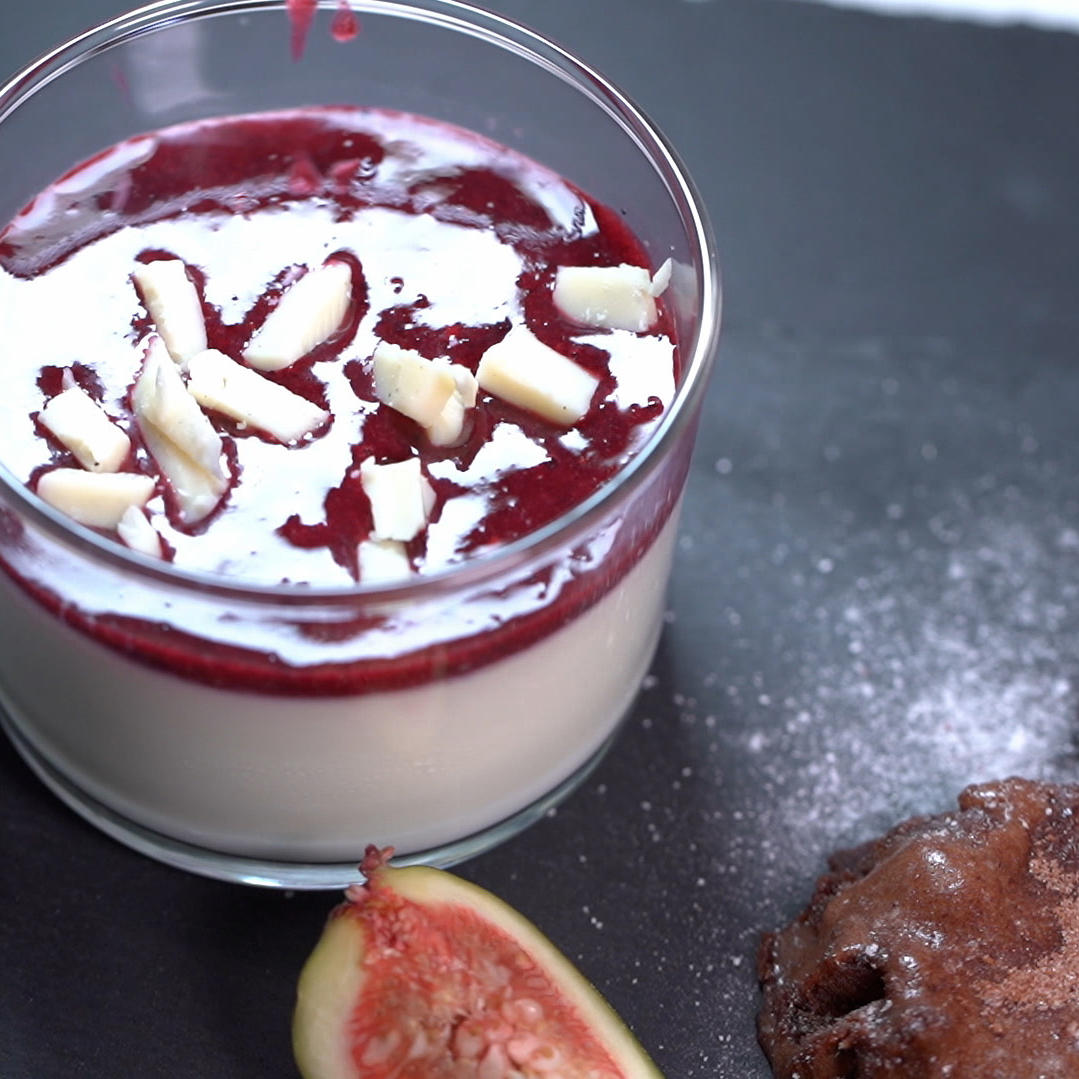 Champagnersorbet mit Schokosouffle und Panna Cotta Champagnersorbet mit Schokosouffle und Panna Cotta