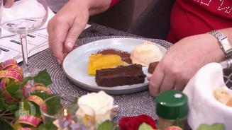 Schokoladenkuchen mit Orangen