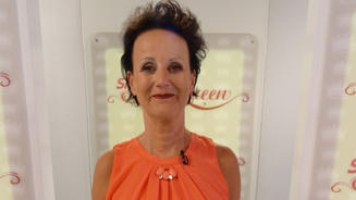 Gabriele verzaubert im Romantik-Look