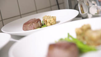 Wagyu Filet, Serviettenknödel, Spargel
