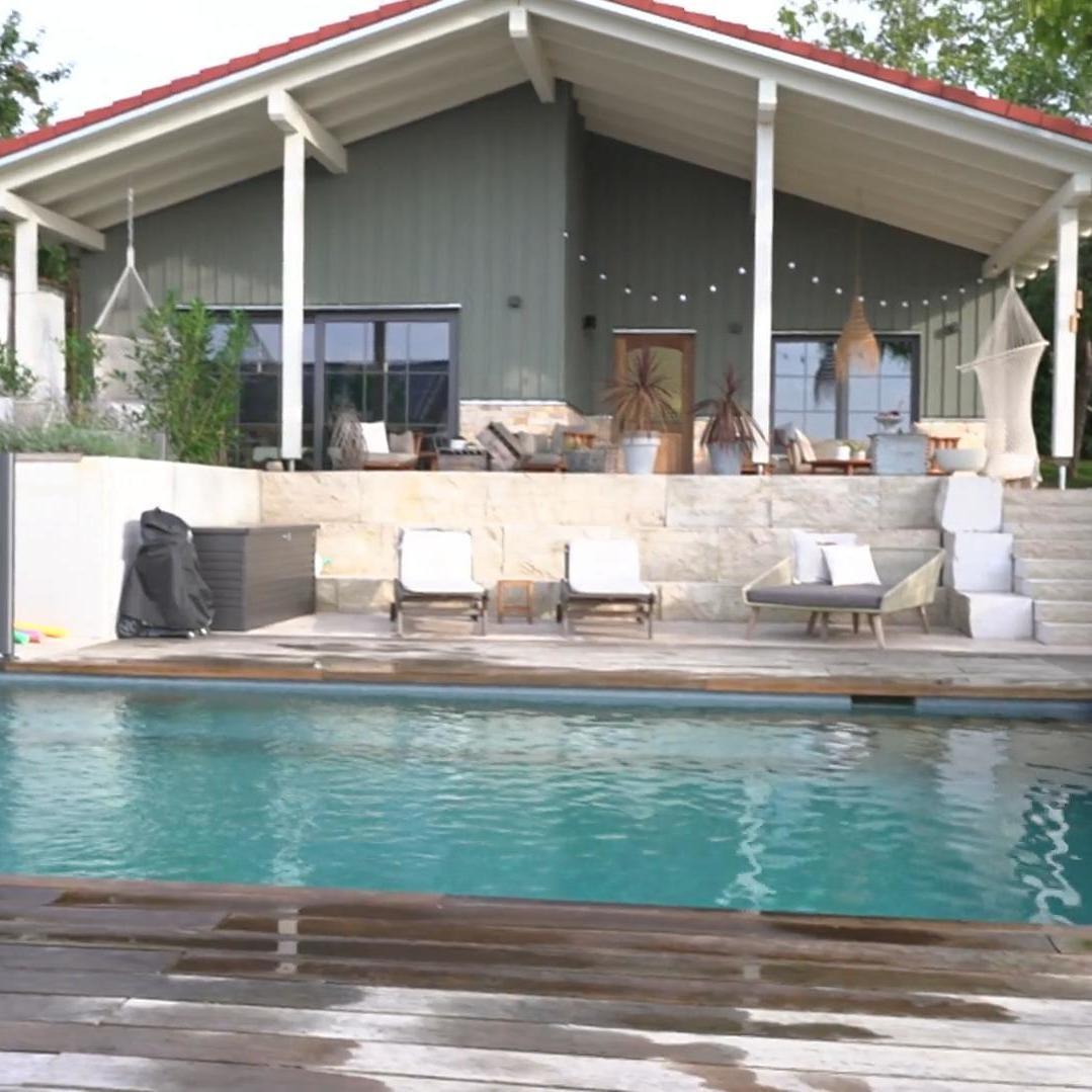 An Elas Pool wartet man doch gerne aufs Essen! An Elas Pool wartet man doch gerne aufs Essen!