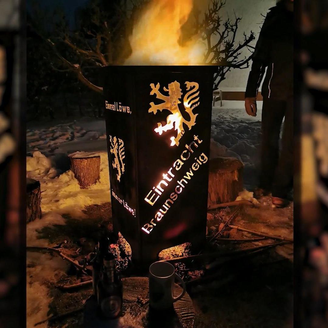 So eine tolle Feuertonne kann ein Kamerateam schon mal ablenken. So eine tolle Feuertonne kann ein Kamerateam schon mal ablenken.