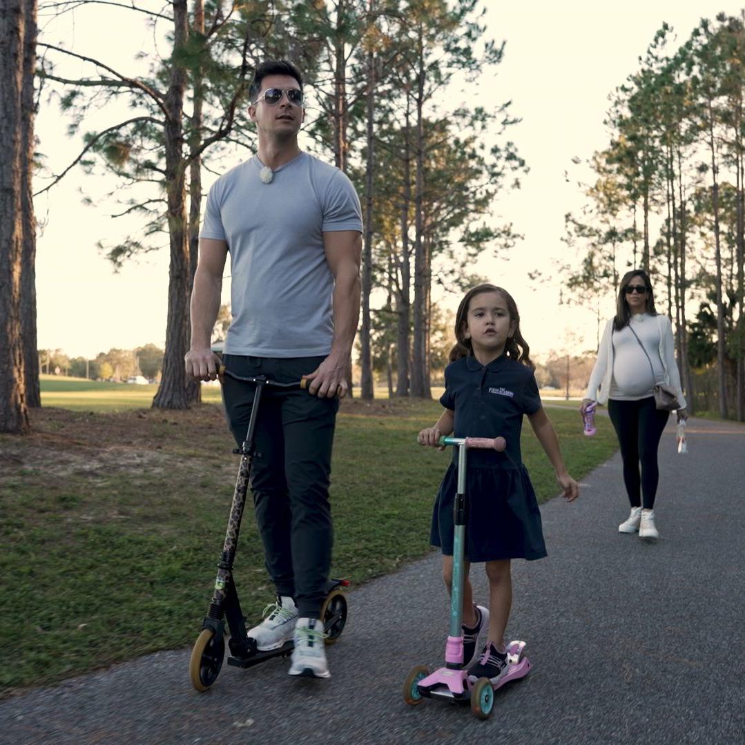 Trotz des Drucks versuchen die Neuhierls, ein intaktes Familienleben zu führen