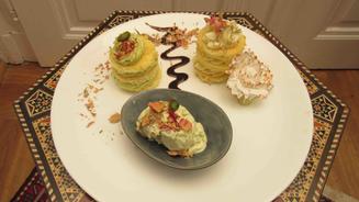 Safrantörtchen mit Rosencreme