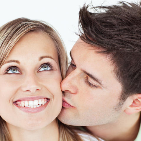 Fotolia 26444393 S paar frau mann liebe beziehung kuss.jpg Fotolia 26444393 S paar frau mann liebe beziehung kuss.jpg