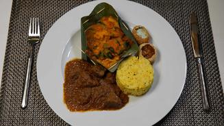 Wagyu-Curry an gefülltem Gemüse