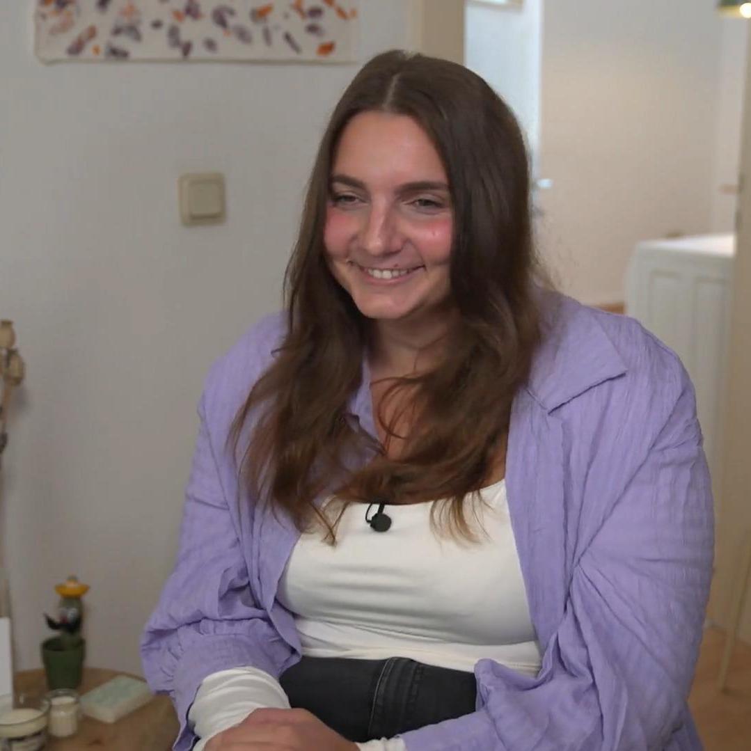 Ines weiß, wie man ein perfektes Dinner ohne Spülmaschine überlebt. Ines weiß, wie man ein perfektes Dinner ohne Spülmaschine überlebt.