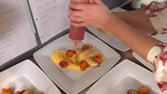 Wolfsbarsch auf Orangen-Kartoffelpüree