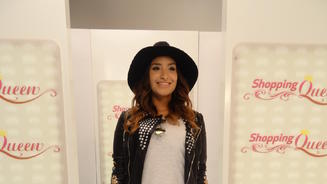 Mona punktet in Hot Pants