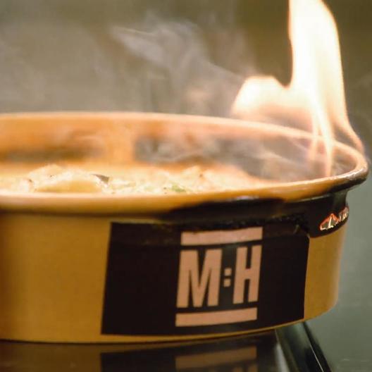 Mälzers Frikassee wird doppelt flambiert