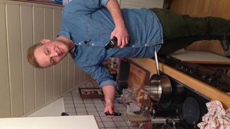 Intensive Zimmerinspektion bei Thomas