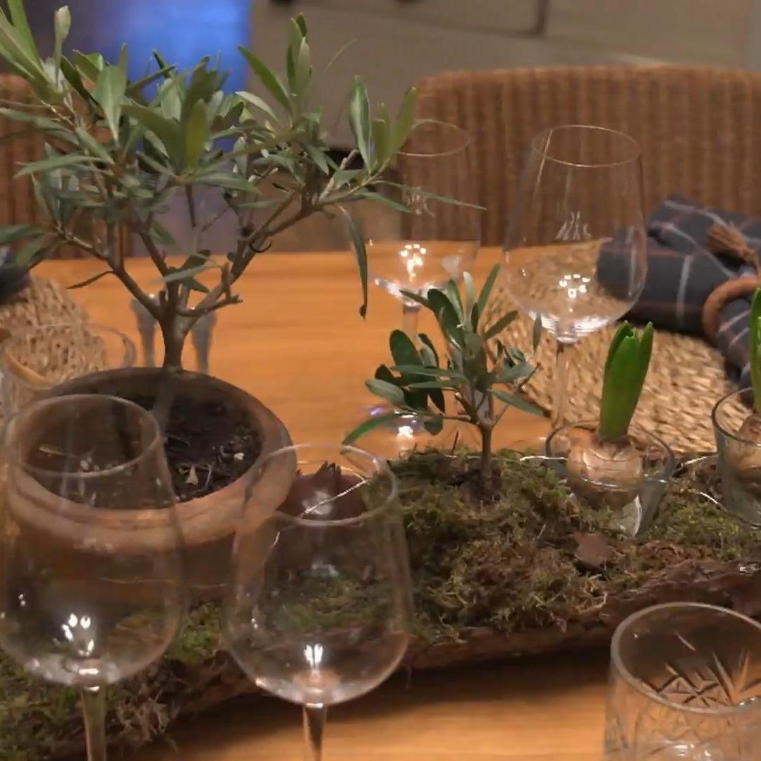Auch Tinas Tischdeko steht ganz im Zeichen der Olive! Auch Tinas Tischdeko steht ganz im Zeichen der Olive!