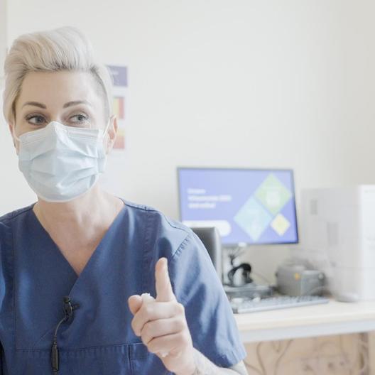 Doc Caro ist wieder für VOX im Einsatz. Ab dem 2. Oktober geht es los