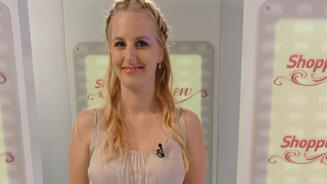 Karin wird zum "romantischen Mädel"