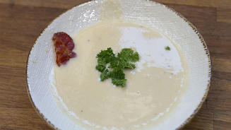 Petersilienwurzel Schaumsuppe 