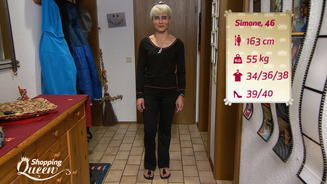 Simone trägt drei Konfektionsgrößen