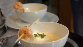 Spargelsuppe mit Garnelen