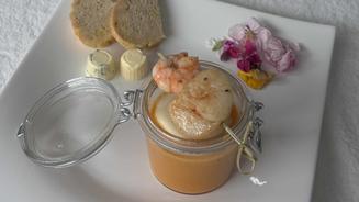 Wurzelcappuccino mit Safran-Schaum