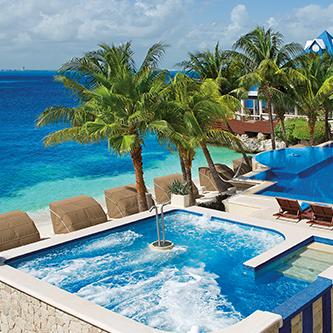 mujeres.photos-videos.resort-gallery.zvrim mainpool 720x333gk-is-5091