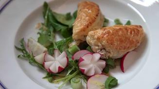 Blätterteigtaschen mit Frischkäse