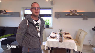 Michael liebt Holz und seine Messer