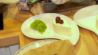  Basilikum-Gin-Sorbet mit Sahnetränen