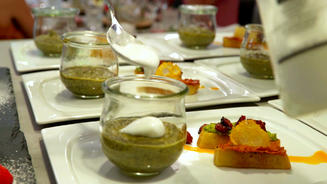 Spinat-Bärlauch Suppe mit Crostini