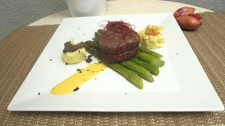 Rinderfilet / karamellisierter Spargel