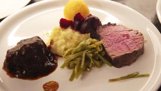 Zart geschmorte Ochsenbäckchen