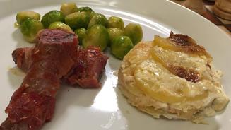 Gefülltes Lammfilet an Kartoffelgratin