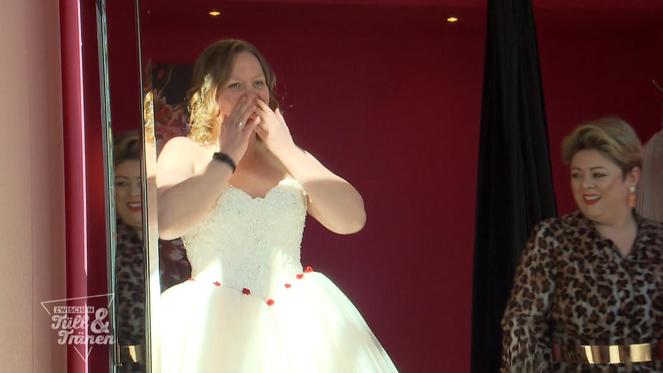 Die Braut träumt seit ihrer Kindheit davon, Prinzessin zu sein.