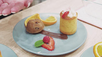 Orangen-Kuchen mit Erdbeeren