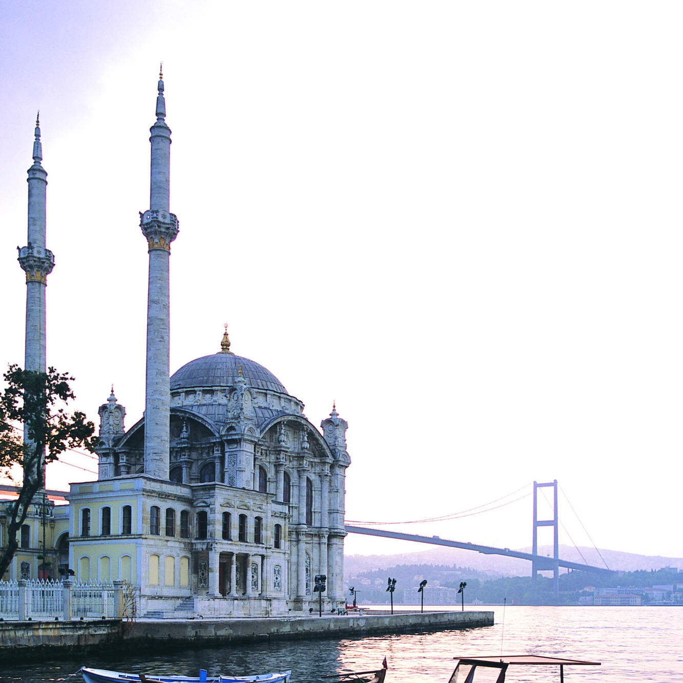 Istanbul Daemmerung.jpg Istanbul Daemmerung.jpg