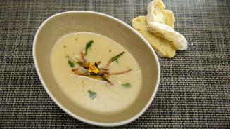 Kartoffelstroh mit Pastinakensuppe