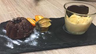 Bananenschokokuchen mit Amarulaeis