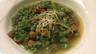 Spinatcreme in Kichererbsen-Suppe