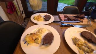 Rotwild mit Kartoffelgratin 