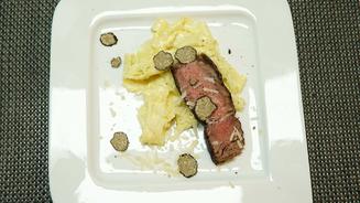 Tomahawk Steak an Trüffel-Bandnudeln