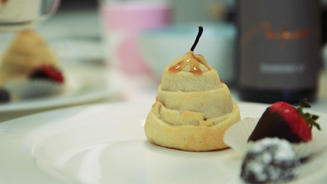 Beschwipste Birne im Teigmantel