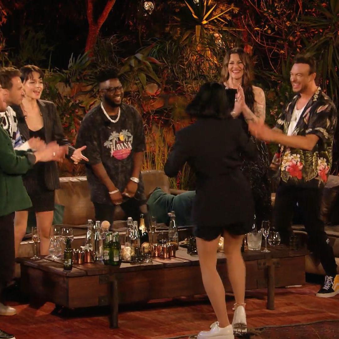 Party in Südafrika: ELIF reißt mit ihrer Neuinterpretation von Cluesos \Chicago\ alle mit. Party in Südafrika: ELIF reißt mit ihrer Neuinterpretation von Cluesos \Chicago\ alle mit.