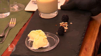  Vanilleeis mit Whiskypudding 