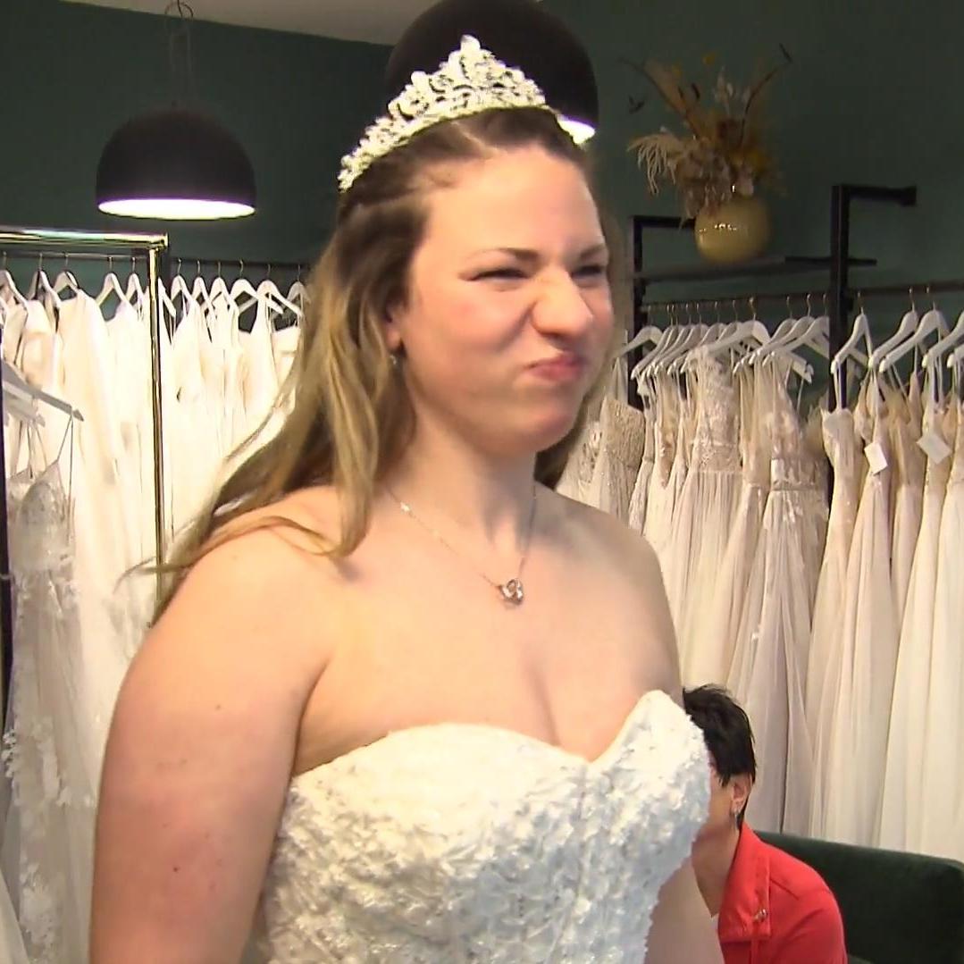 Man kann davon ausgehen, dass dies noch nicht das richtige Kleid für Sonja ist Man kann davon ausgehen, dass dies noch nicht das richtige Kleid für Sonja ist