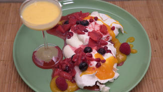 Pavlova mit Eierlikör-Sahne